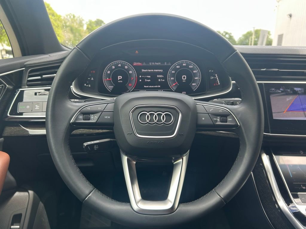 Used 2023 Audi Q7 2.0T Premium w/ Towing Package AWD/4WD image 19