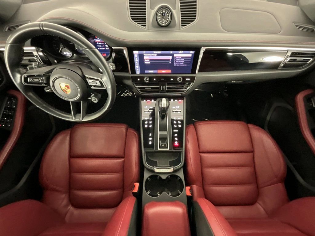 Used 2023 Porsche Macan Turbo image 14
