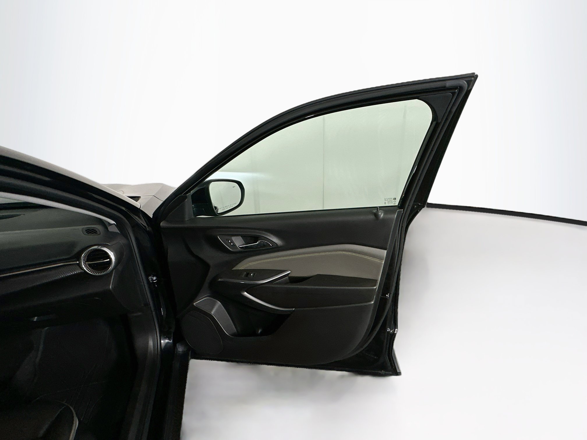 Used 2024 Chevrolet Trax ACTIV w/ Sunroof Package FWD image 31