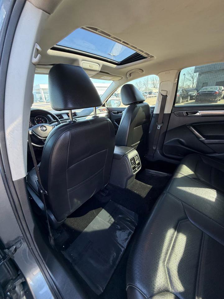 Used 2017 Volkswagen Passat 1.8T SE FWD image 35