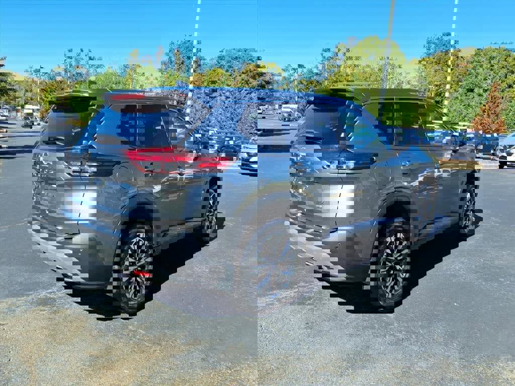 Used 2023 Nissan Rogue SV image 25