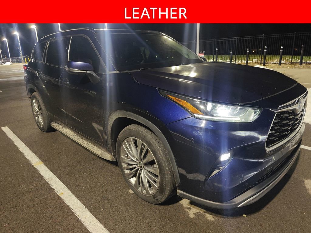 Used 2022 Toyota Highlander Platinum image 3