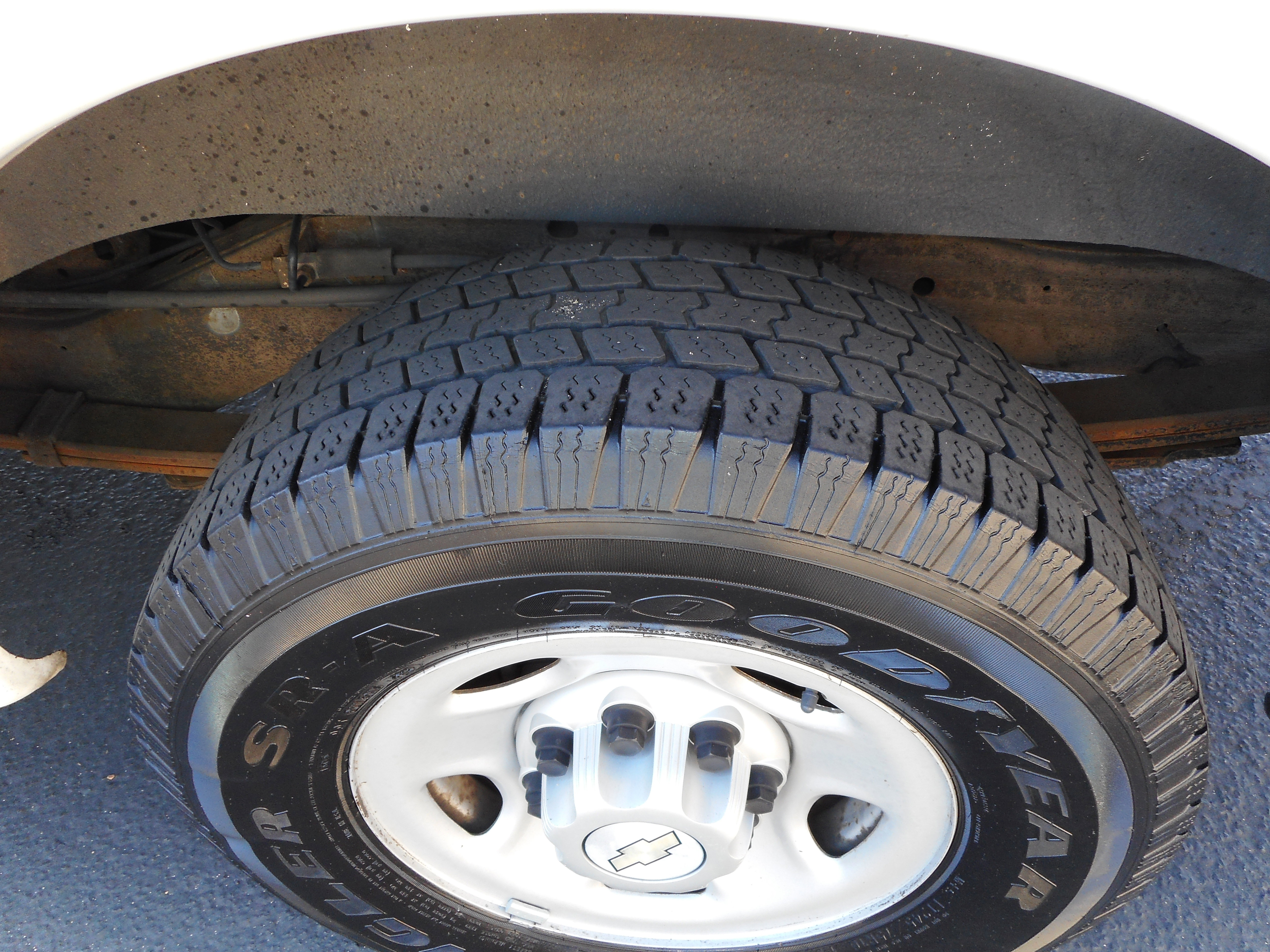 Used 2006 Chevrolet Express 2500 w/ Power and Light Package image 9