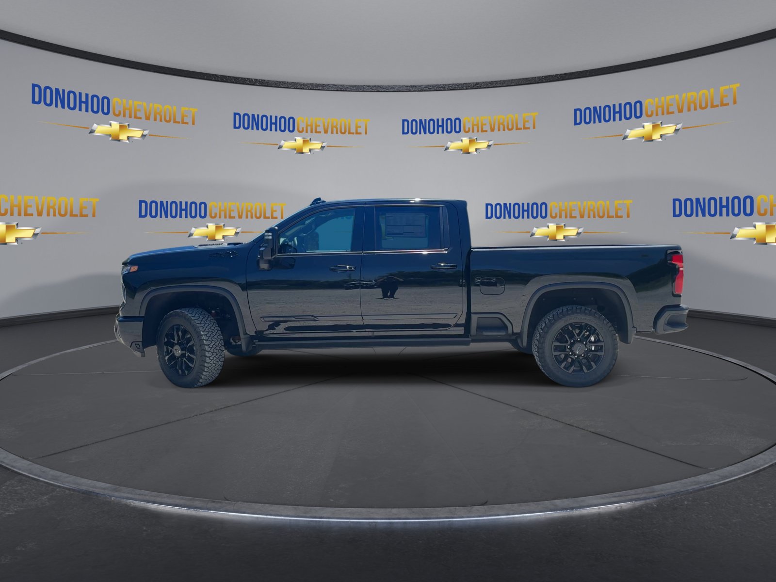 New 2026 Chevrolet Silverado 2500 High Country w/ Midnight Edition AWD/4WD image 5