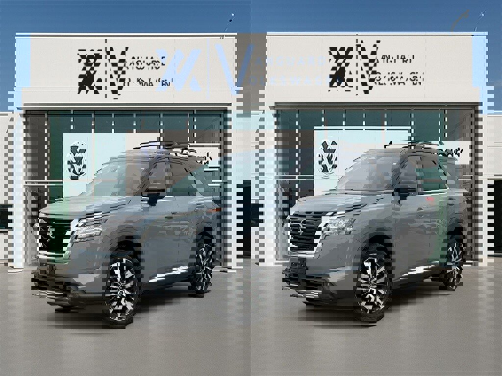 Used 2023 Nissan Pathfinder Platinum w/ Lighting Package (N92) image 1