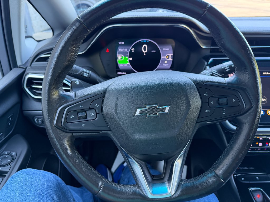 Used 2023 Chevrolet Bolt LT w/ Infotainment Package FWD image 26