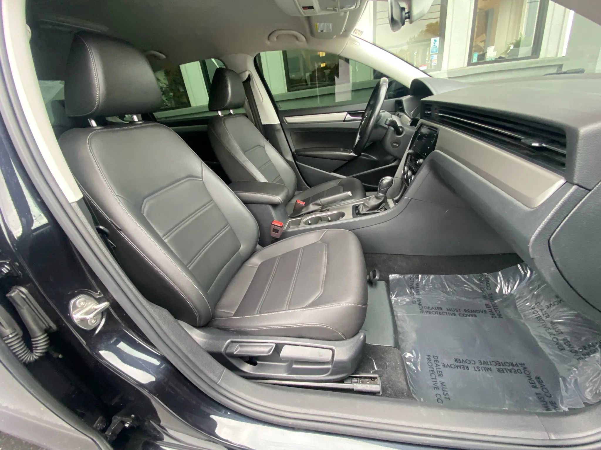 Used 2020 Volkswagen Passat 2.0T SE image 31