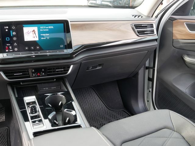 Certified 2025 Volkswagen Atlas SE w/ Panoramic Sunroof Package image 24