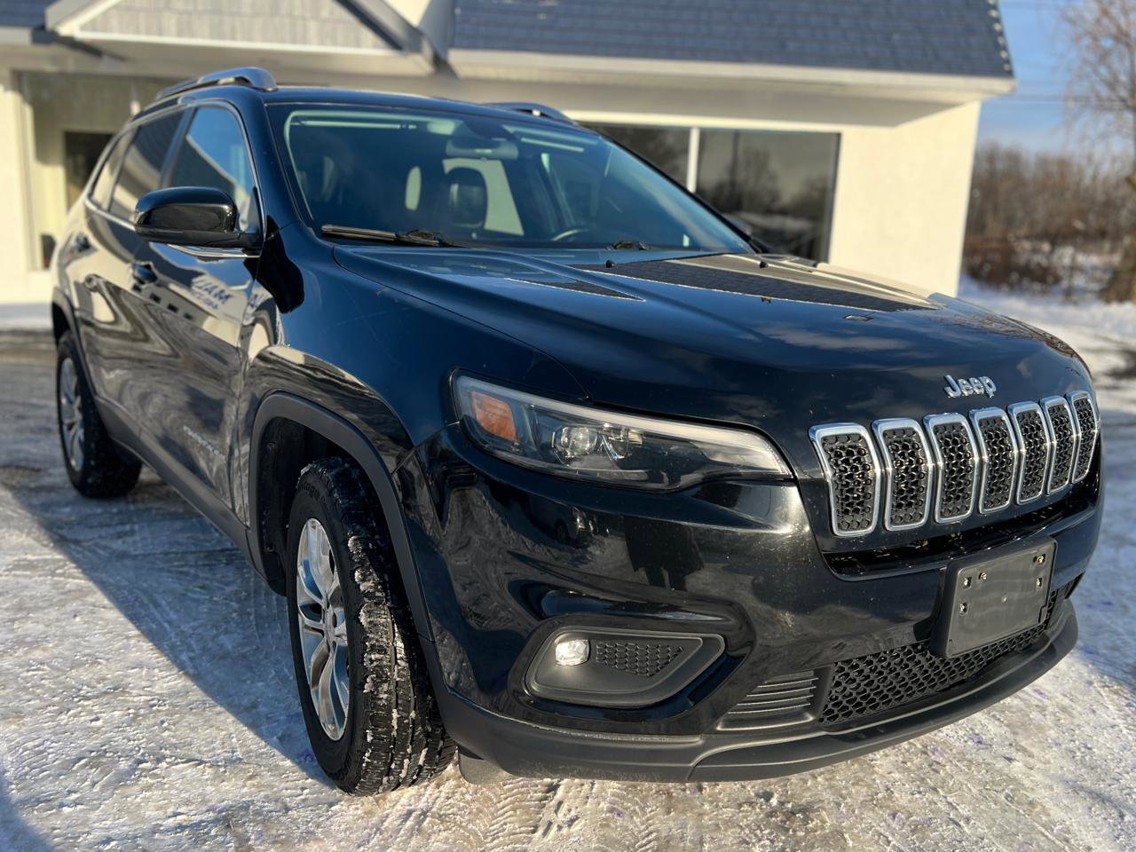 Used 2019 Jeep Cherokee Latitude Plus w/ Cold Weather Group image 5