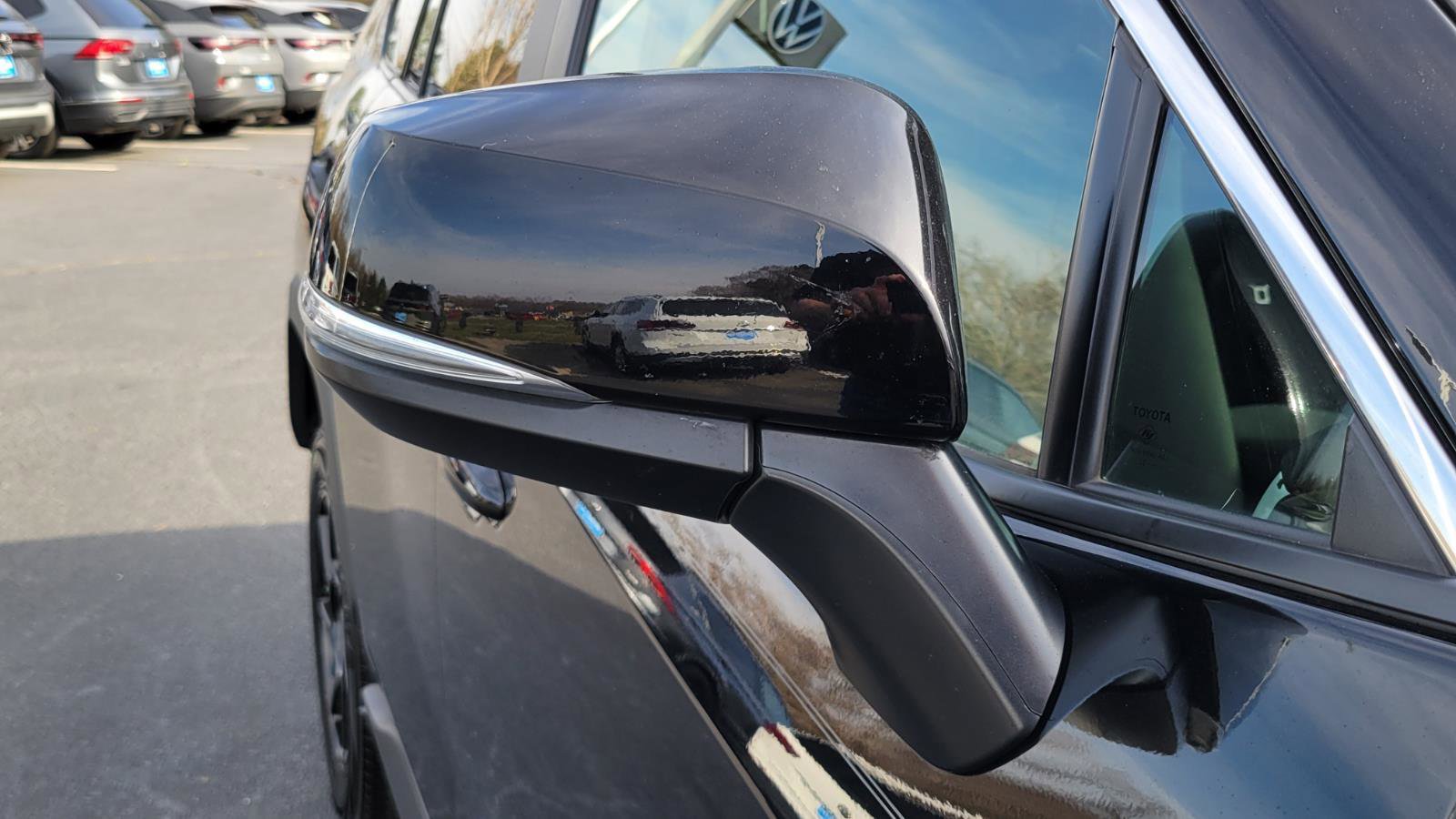 Used 2023 Toyota RAV4 XLE w/ Convenience Package image 9