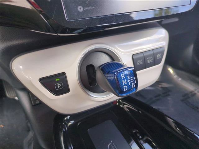 Used 2017 Toyota Prius Prime Premium image 12