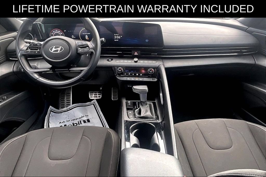 Used 2025 Hyundai Elantra SEL FWD image 14