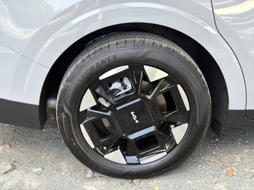 Used 2026 Kia Carnival EX FWD image 7