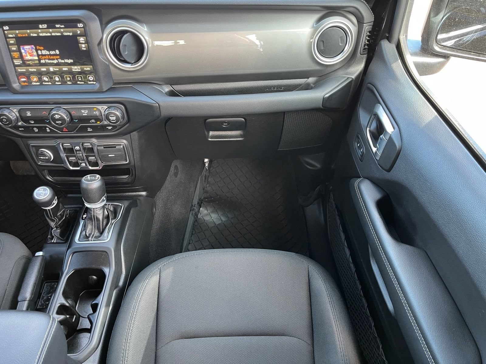Used 2022 Jeep Gladiator Overland AWD/4WD image 15