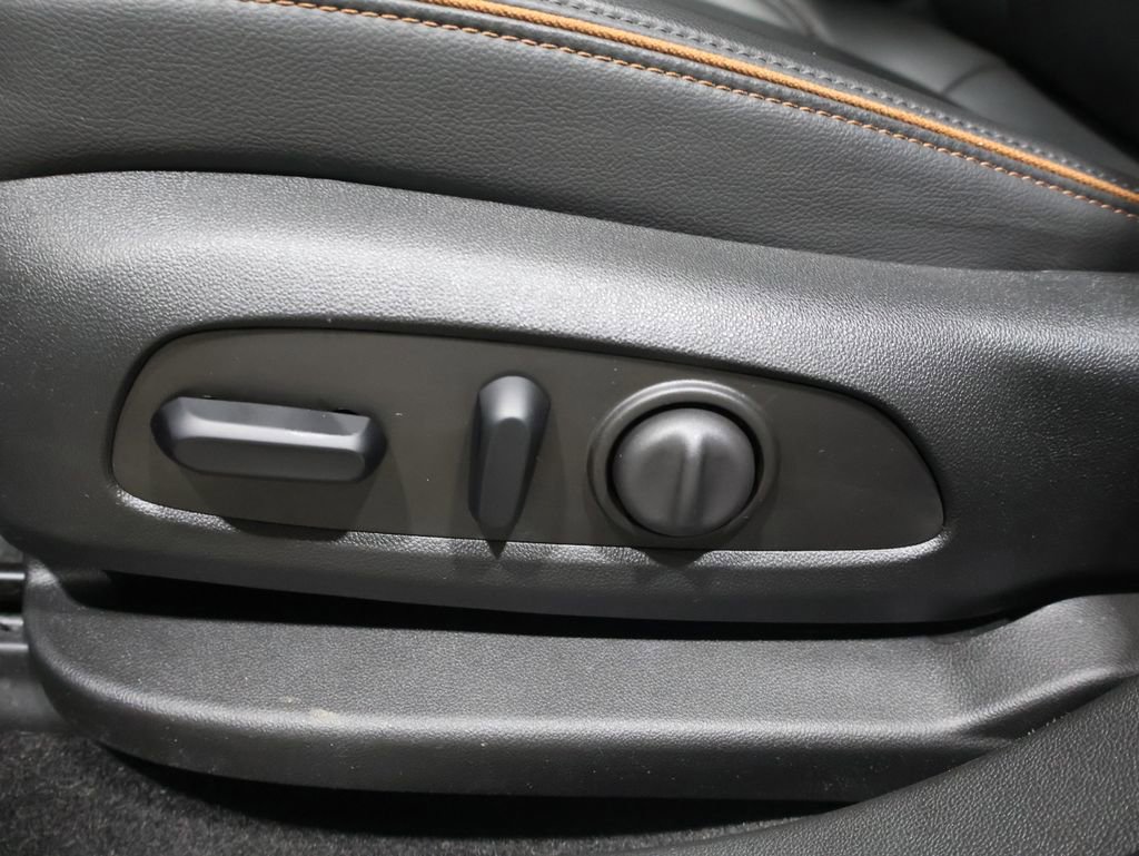 Used 2023 GMC Acadia AT4 w/ Technology Package image 13