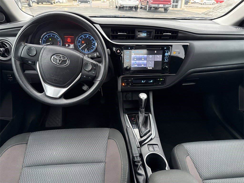 Used 2017 Toyota Corolla LE image 16