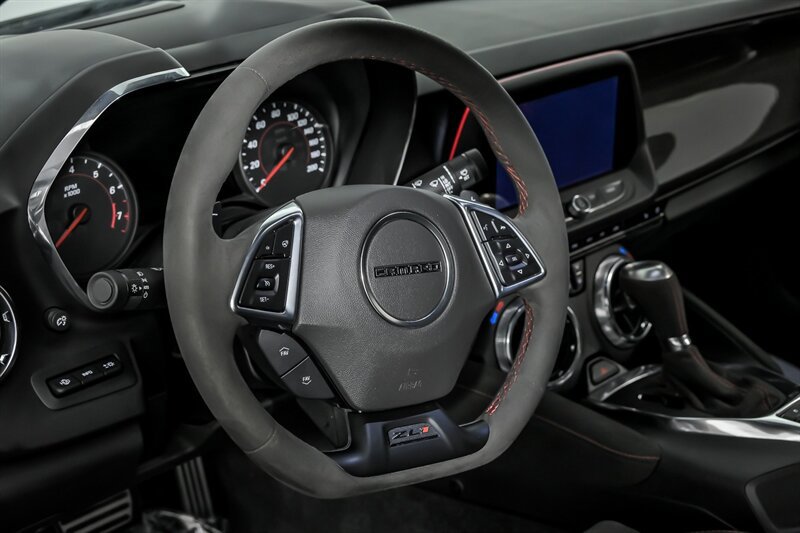 Used 2019 Chevrolet Camaro ZL1 RWD image 22