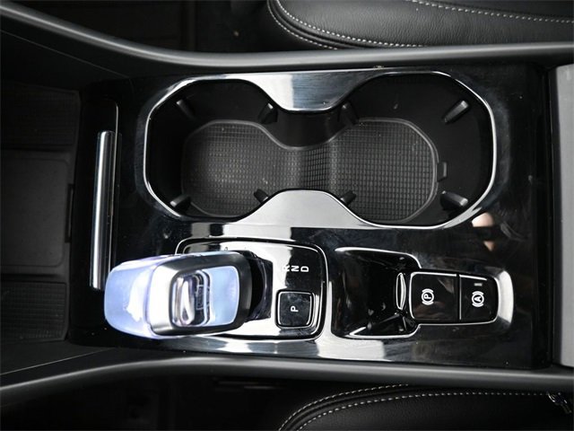 Used 2024 Volvo XC40 B5 Plus w/ Protection Package Premier image 10