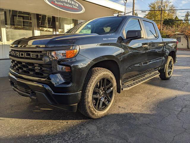 Used 2022 Chevrolet Silverado 1500 Custom AWD/4WD image 1