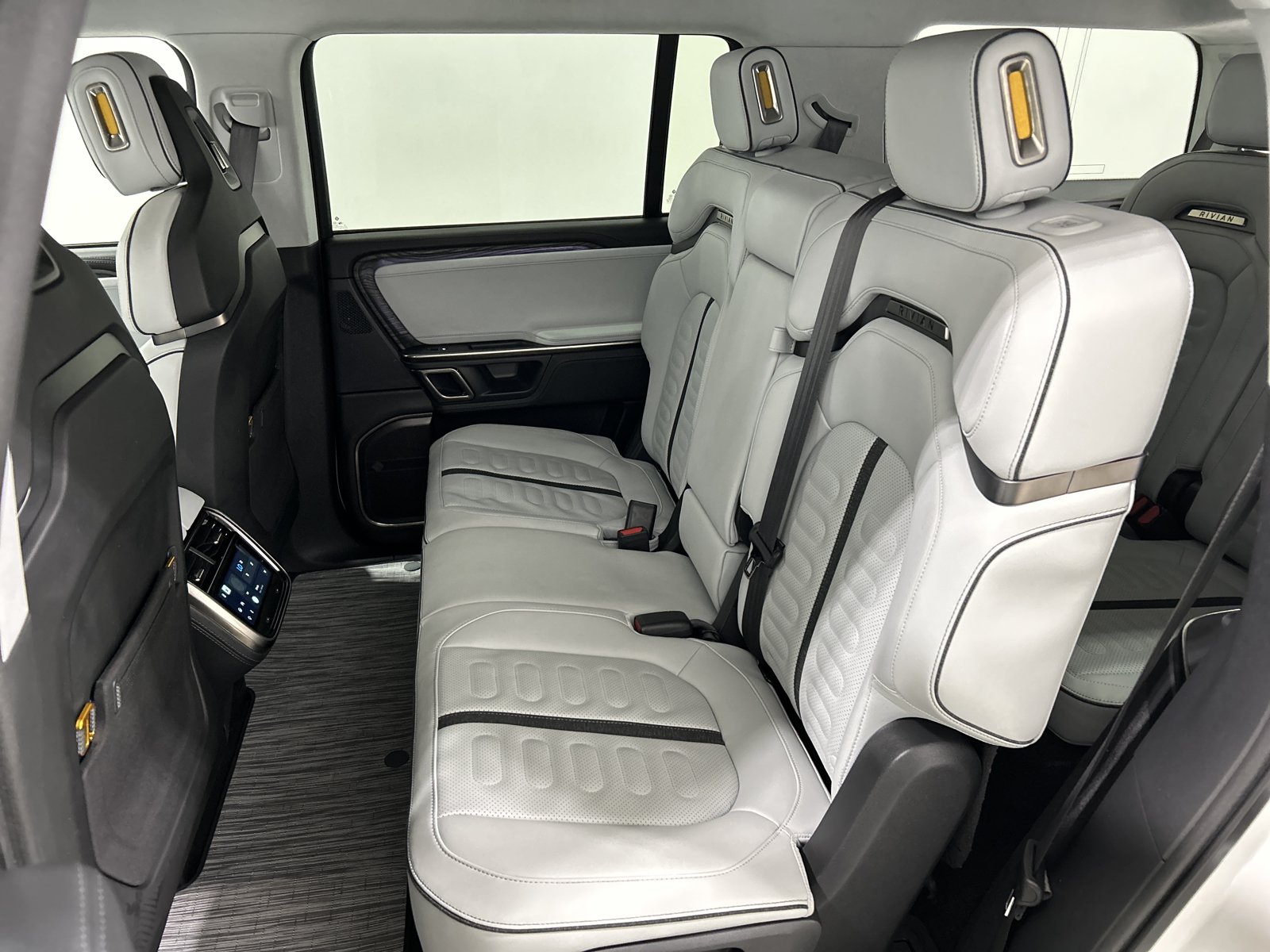 Used 2023 Rivian R1S Adventure AWD/4WD image 21