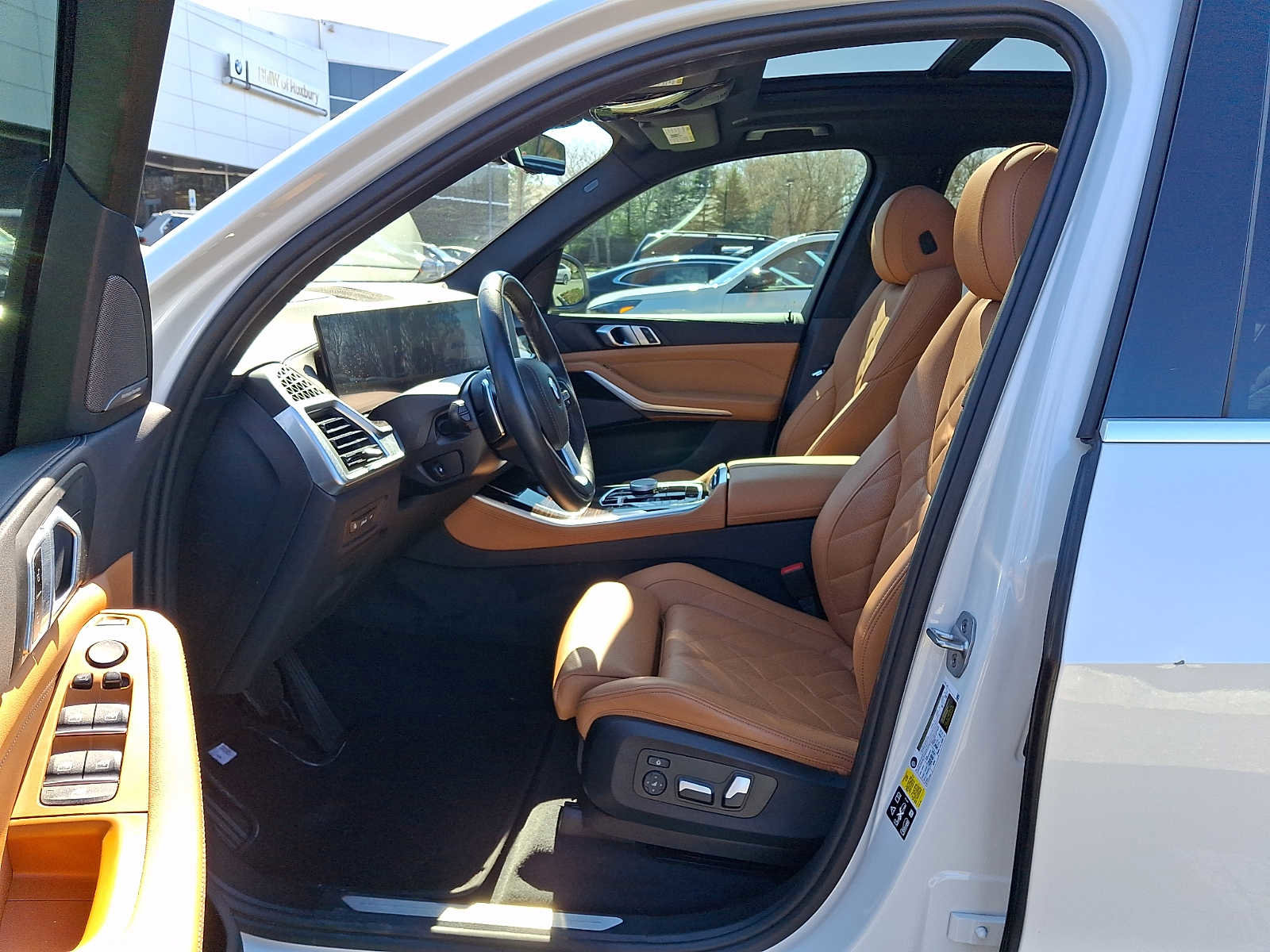 Used 2024 BMW X5 xDrive40i w/ Parking Assistance Package AWD/4WD image 14