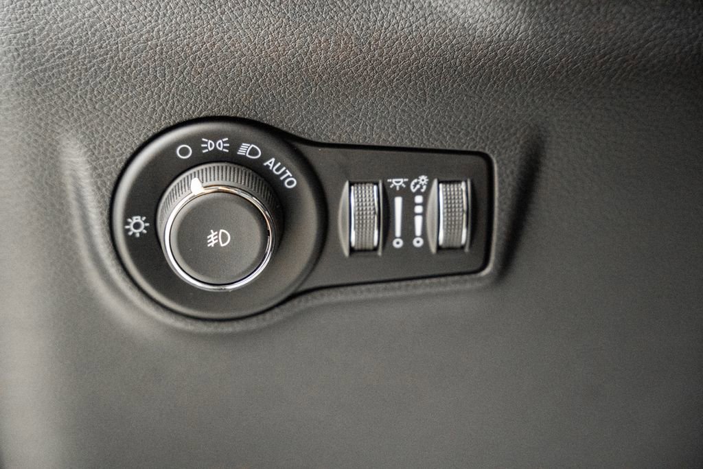 New 2026 Jeep Compass Limited image 39