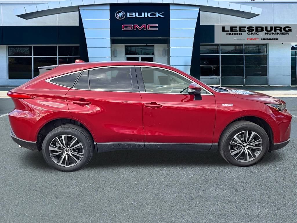 Used 2021 Toyota Venza LE image 8