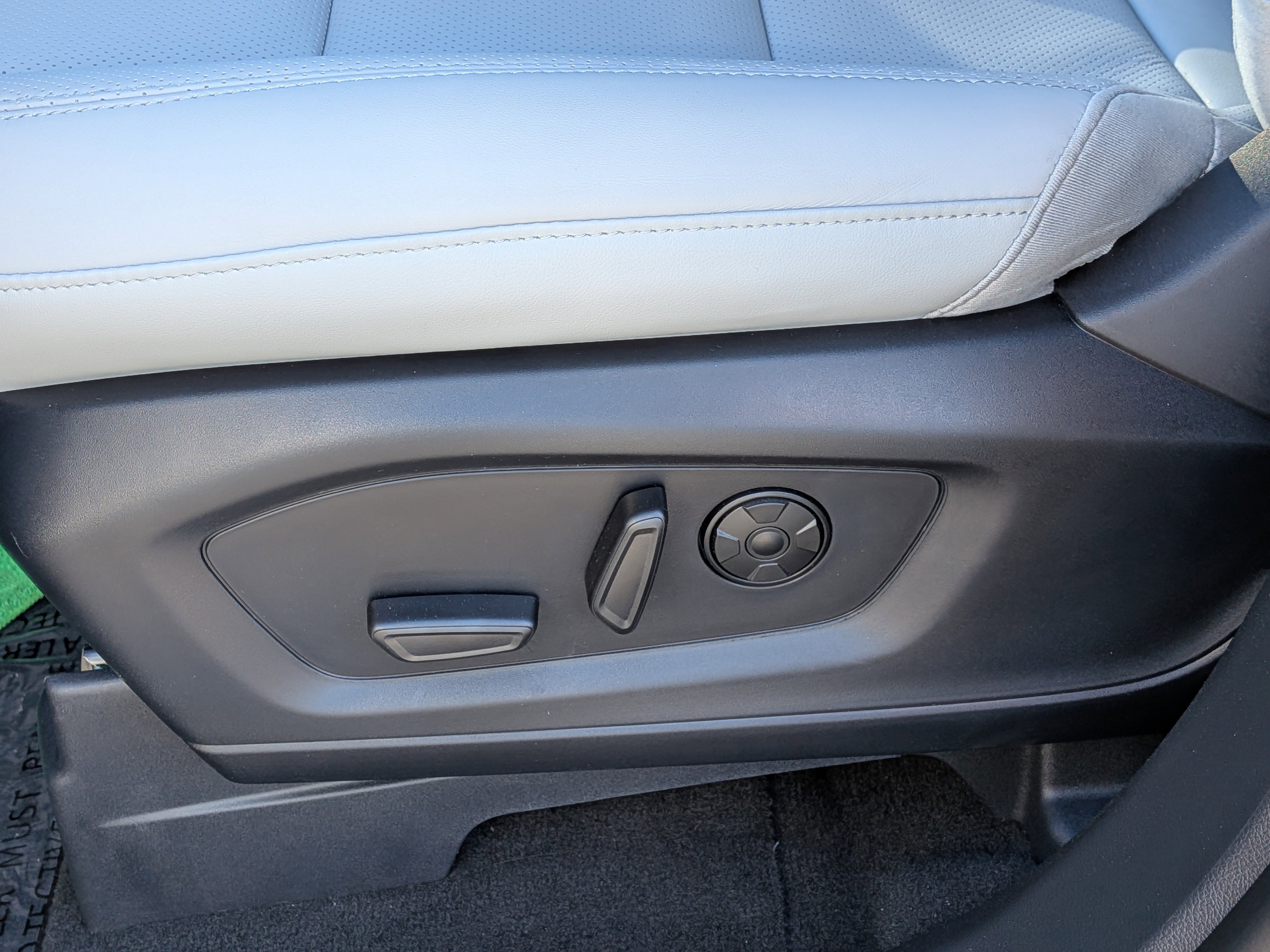 New 2026 Ford Explorer Platinum w/ LUX Leather Package AWD/4WD image 24