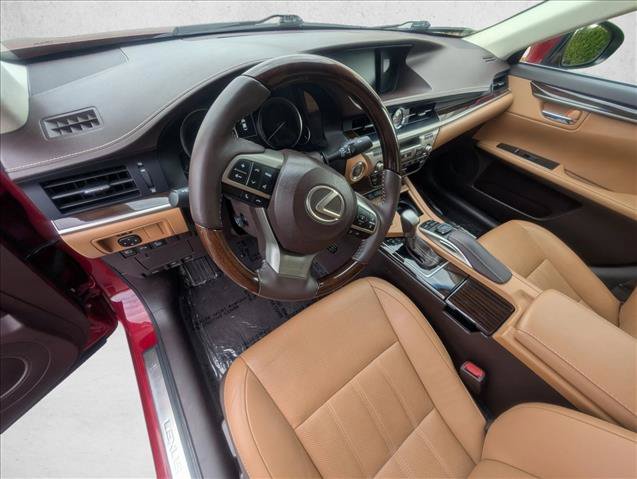 Used 2017 Lexus ES 350 w/ Luxury Package FWD image 12