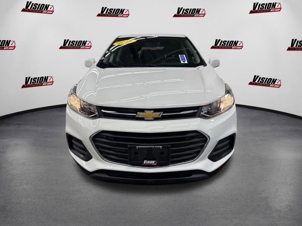 Used 2018 Chevrolet Trax LS image 2
