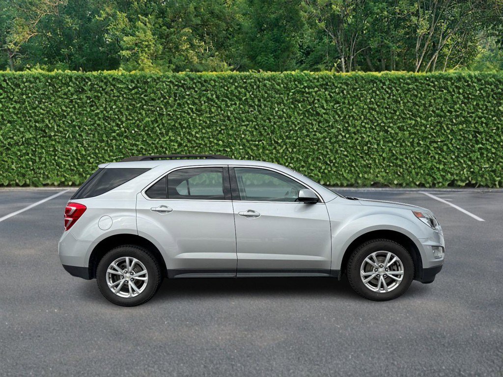 Used 2017 Chevrolet Equinox LT w/ Convenience Package image 2