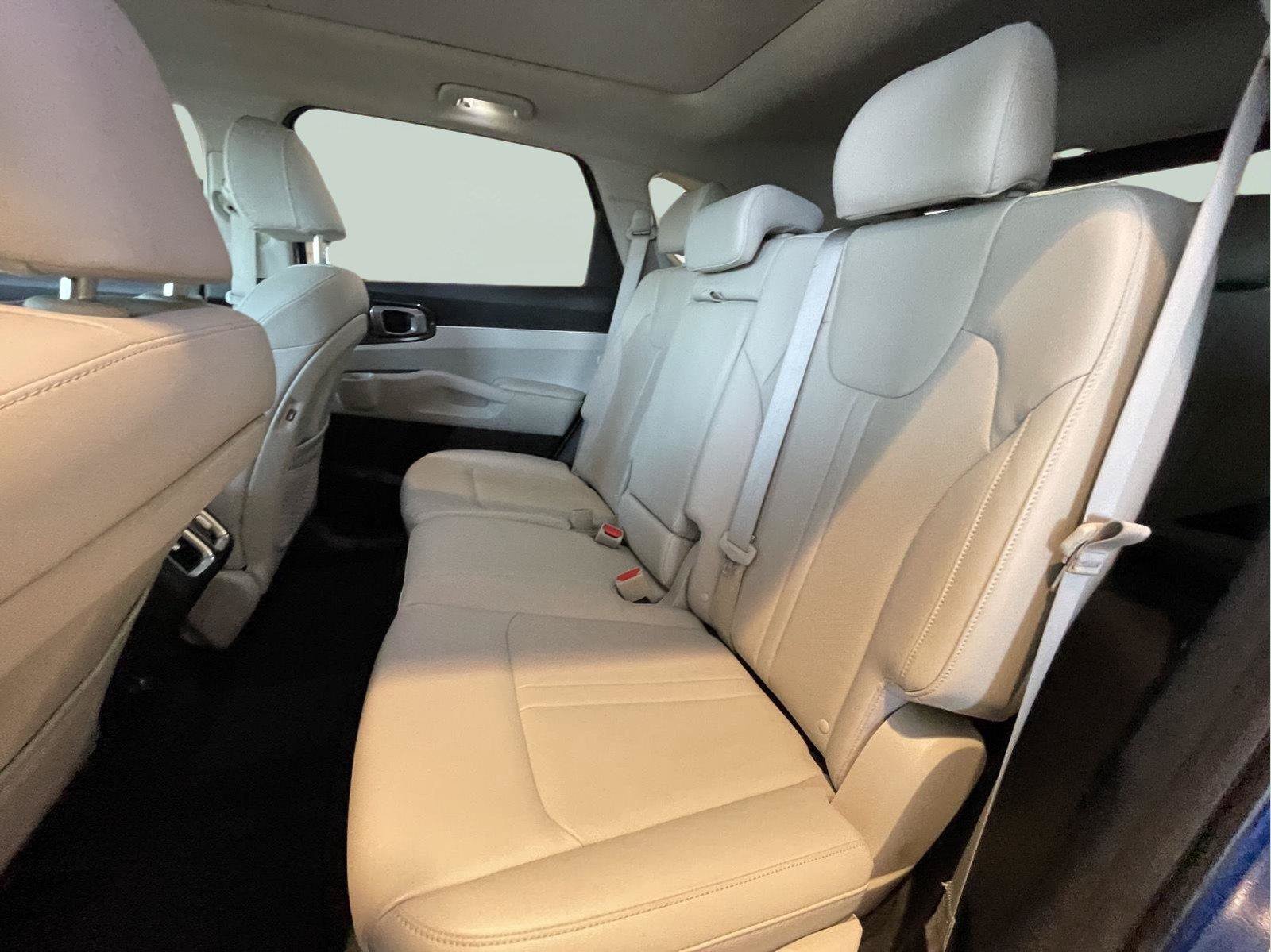 Used 2023 Kia Sorento S w/ Panoramic Sunroof Package FWD image 15