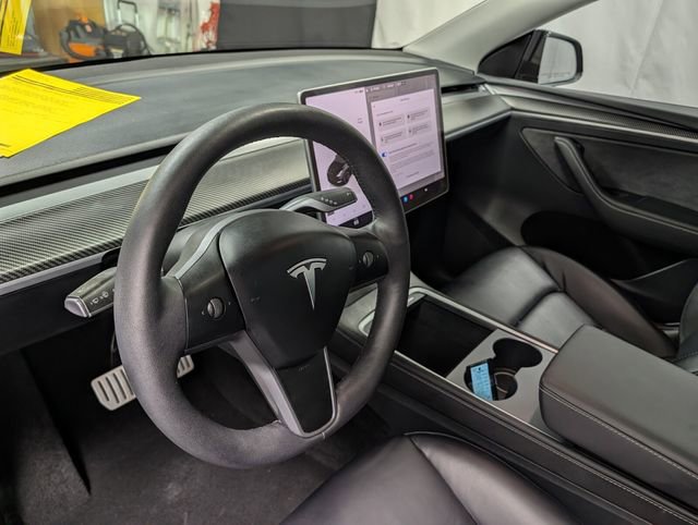 Used 2024 Tesla Model Y Performance image 17