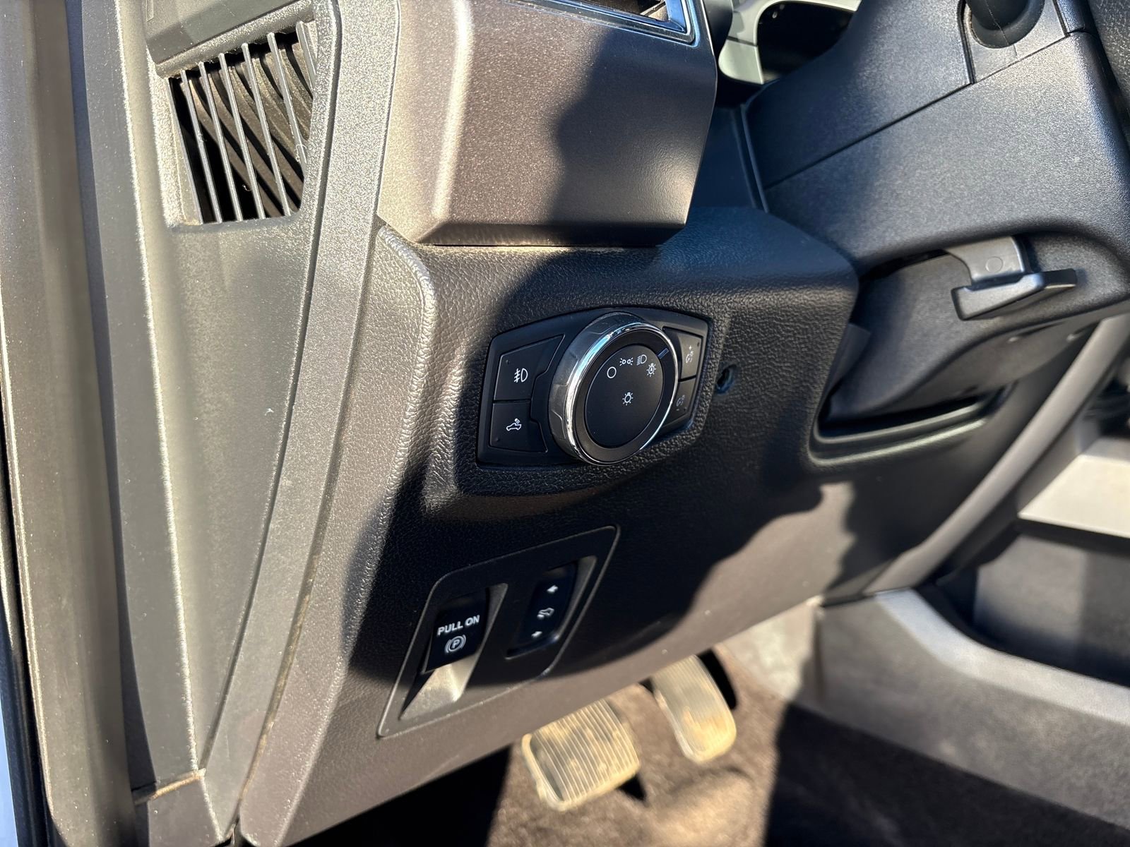 Used 2018 Ford F150 XLT w/ Equipment Group 301A Mid image 14