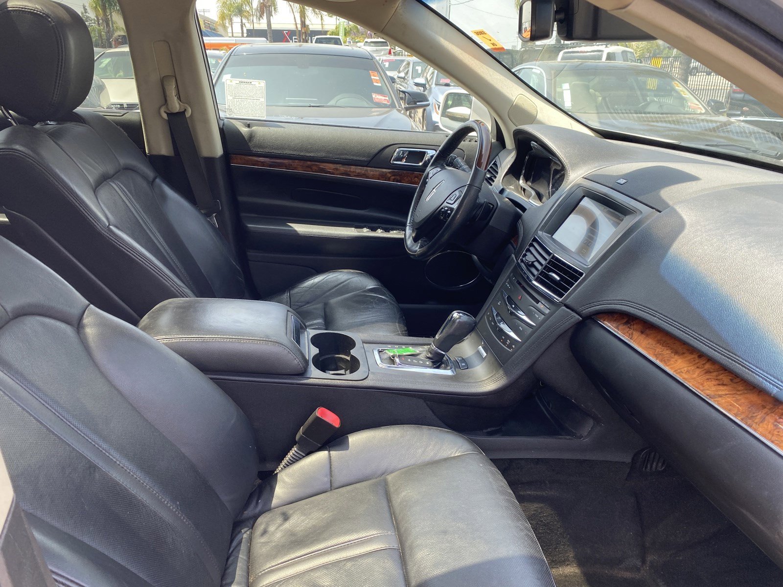 Used 2019 Lincoln MKT AWD image 17