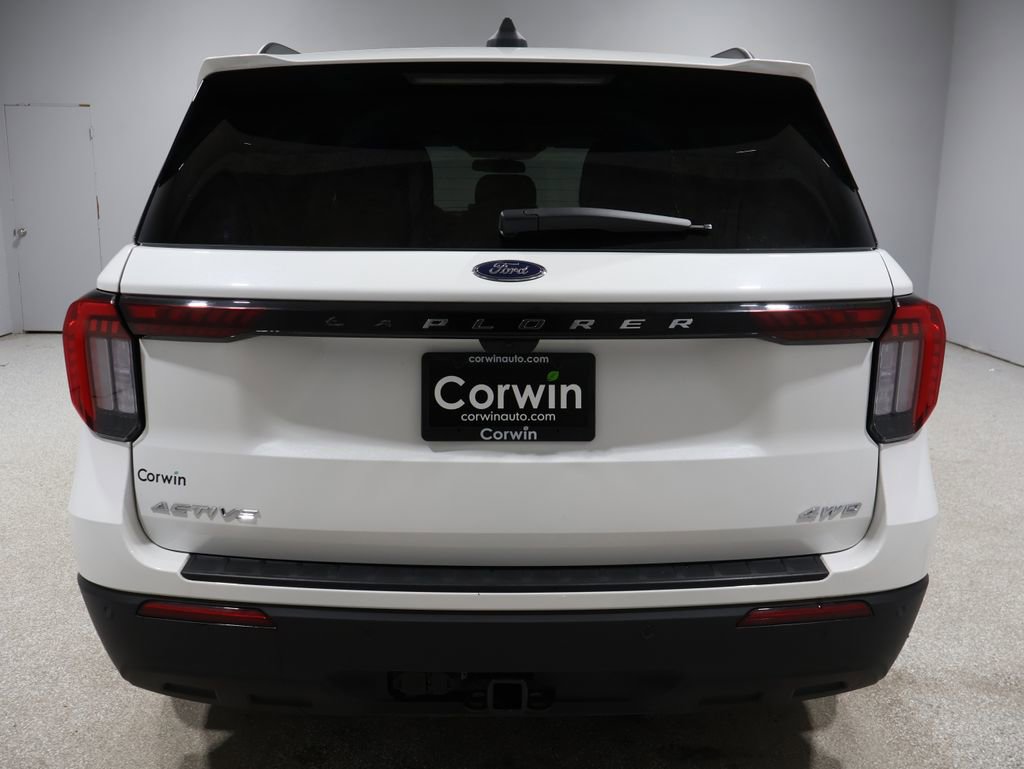 Used 2025 Ford Explorer Active image 3