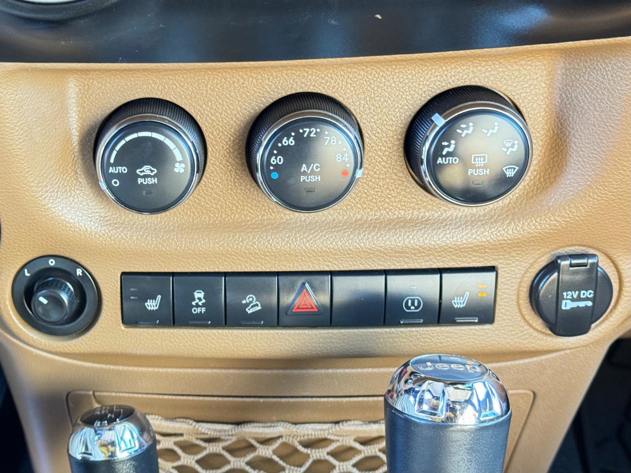 Used 2013 Jeep Wrangler Unlimited Sahara w/ Mopar Chrome Edition Group AWD/4WD image 15
