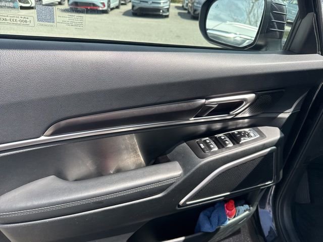 Used 2025 Kia Telluride S image 17