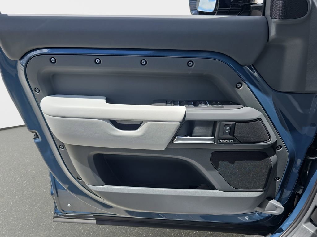 New 2026 Land Rover Defender 110 X-Dynamic SE AWD/4WD image 27