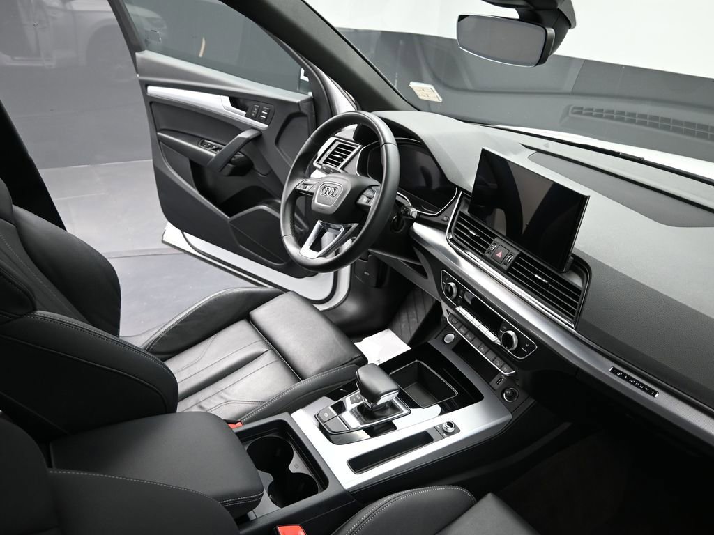 Used 2025 Audi Q5 2.0T Premium image 16