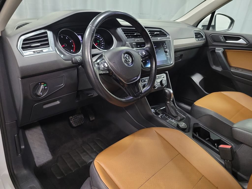Used 2019 Volkswagen Tiguan SE w/ Panoramic Sunroof Package AWD/4WD image 17