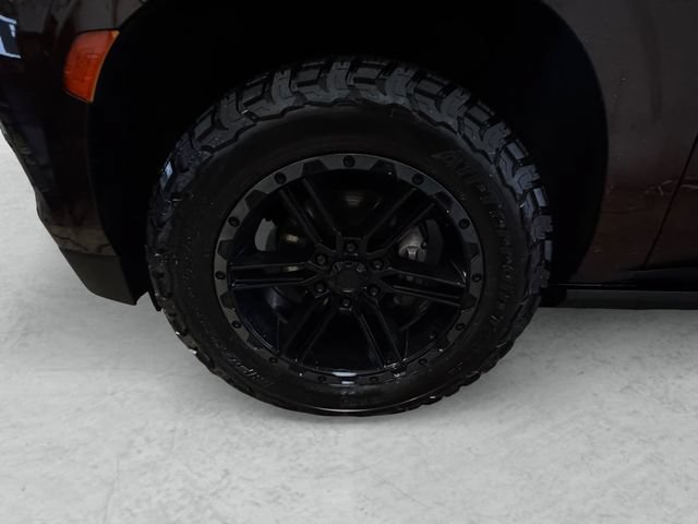 Used 2023 Chevrolet Suburban Premier AWD/4WD image 23