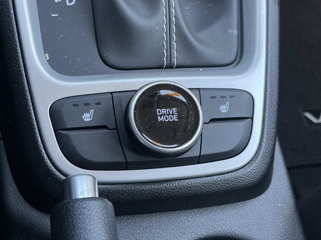 New 2026 Hyundai Venue SEL FWD image 32
