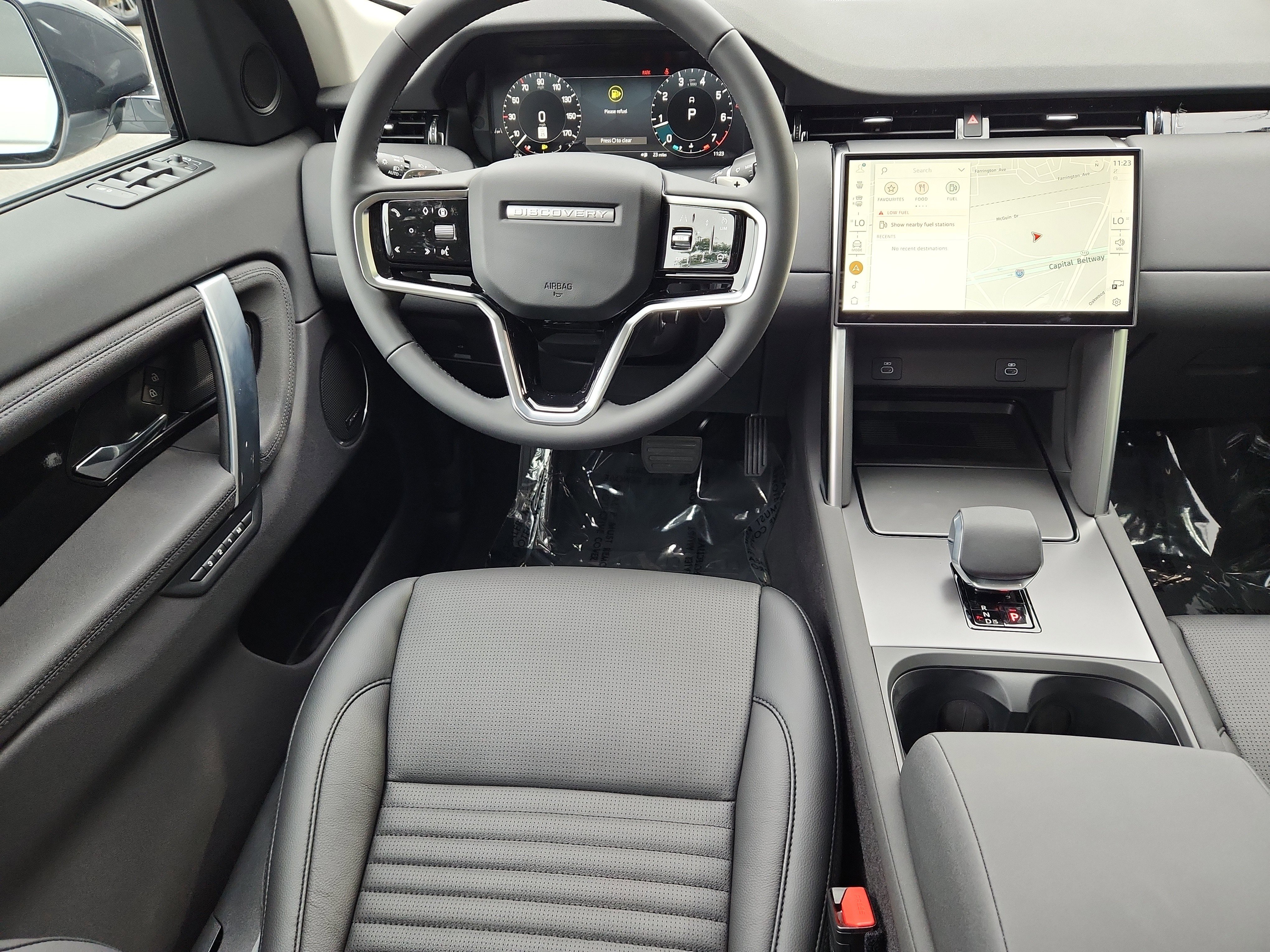 Used 2025 Land Rover Discovery Sport S image 4