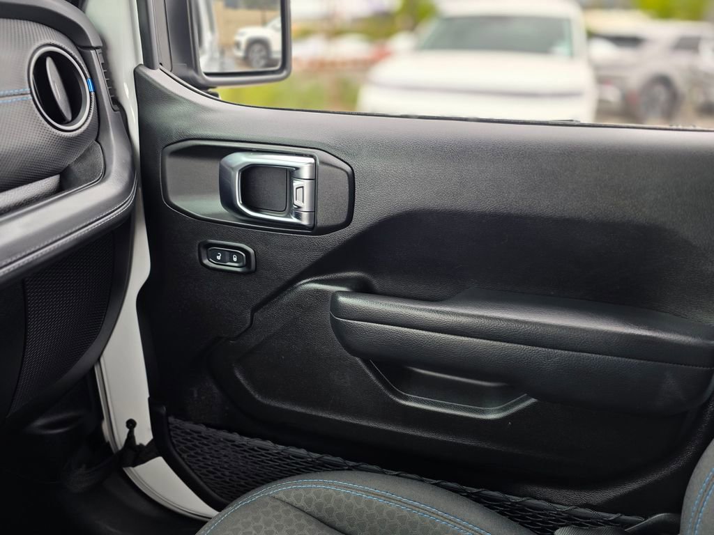 Used 2025 Jeep Wrangler Unlimited Rubicon 4xe w/ Safety Group image 28