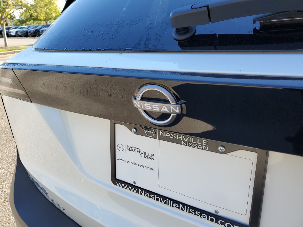 New 2027 Nissan Kicks SR w/ Cold Weather Package FWD image 6