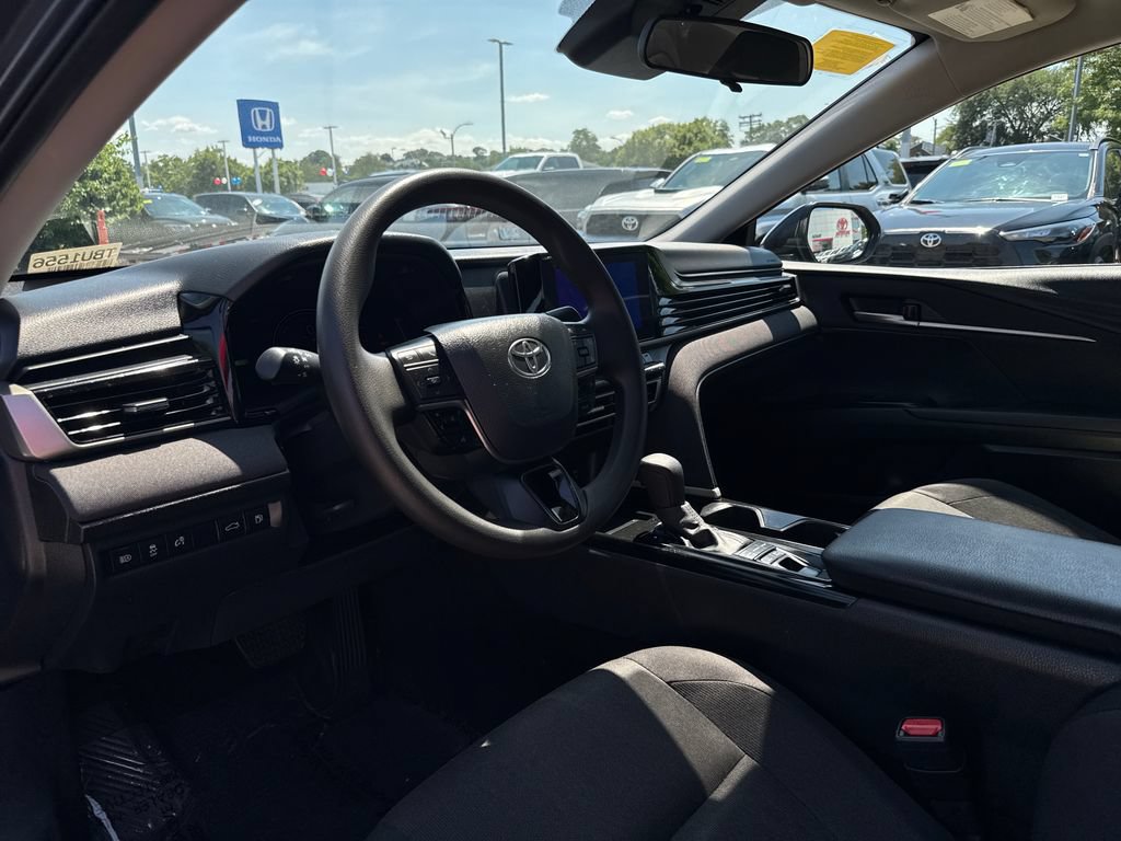 Used 2025 Toyota Camry LE AWD/4WD image 13