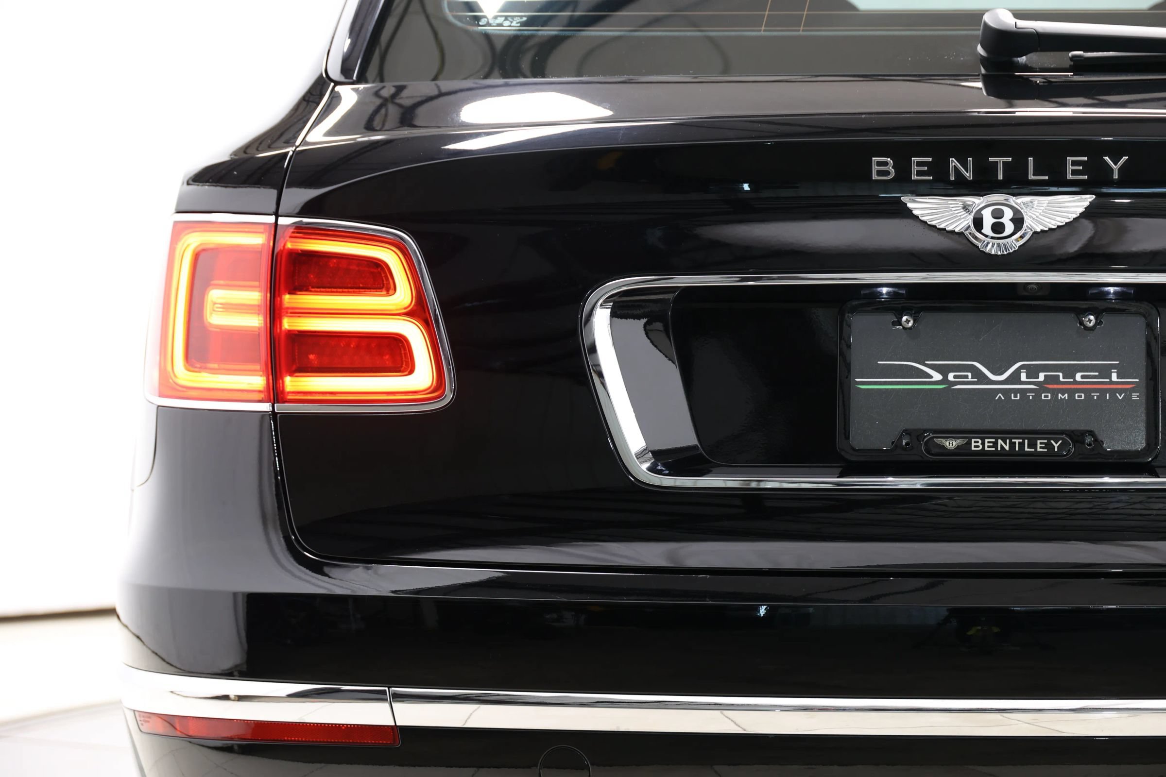 Used 2020 Bentley Bentayga Plug-In Hybrid AWD/4WD image 69