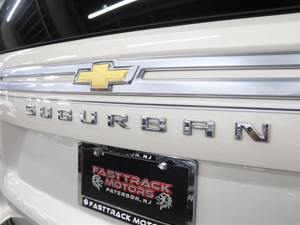 Used 2022 Chevrolet Suburban High Country AWD/4WD image 9