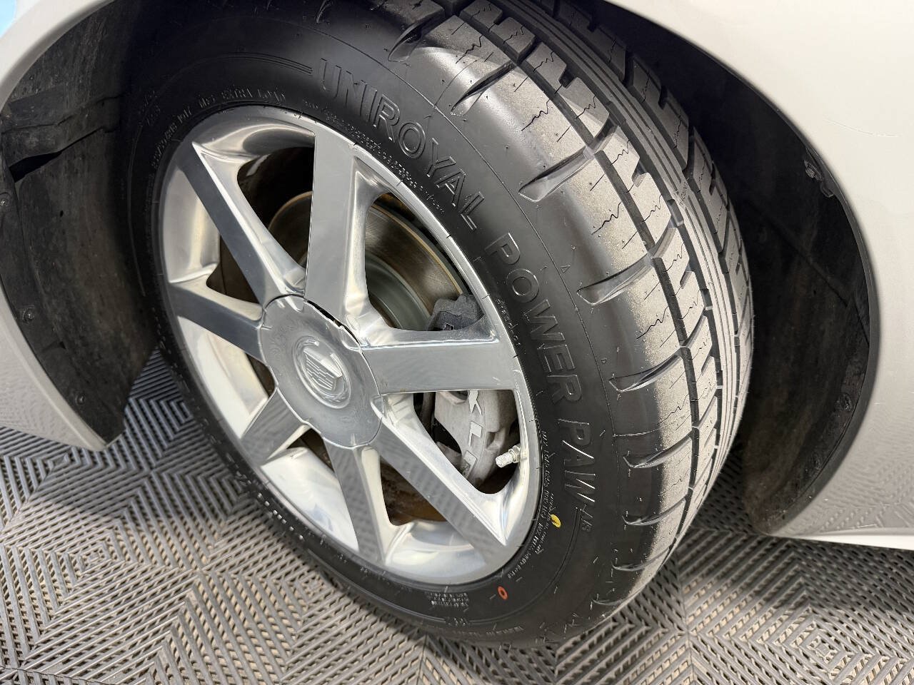 Used 2004 Cadillac XLR RWD image 41